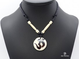 CD41 Collier Tibétain Om