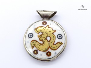 PD101 Pendentif Om Mantra Yin Yang