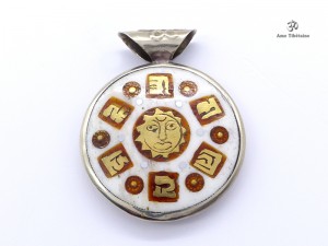 PD101 Pendentif Om Mantra Yin Yang