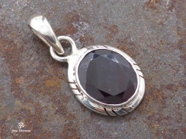 PA264 Pendentif Tibétain Argent Massif Grenat
